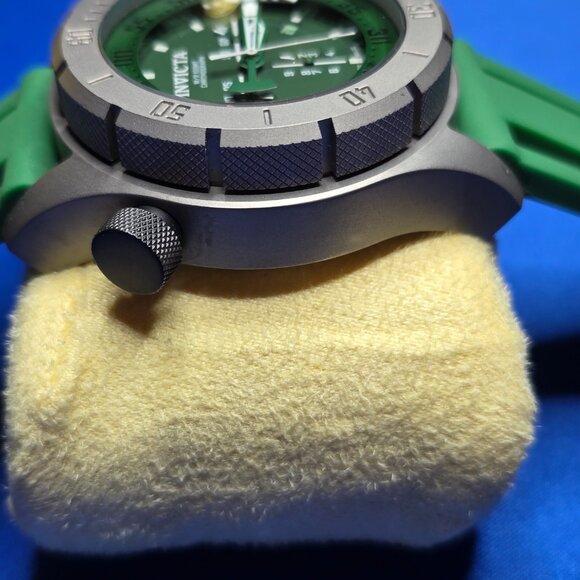 Invicta Chronograph Watch - Picture 5 of 7